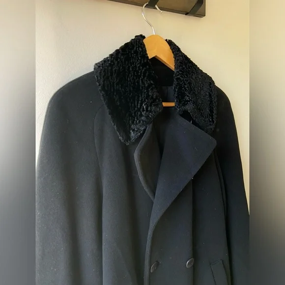 Vintage black wool/ cashmere blend coat with faux fur collar - Picture 2 of 6
